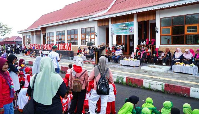 Gebyar Senam Anak Meriahkan Hardiknas 2026 di Pantai Tugulufa, Bunda PAUD Tidore Tekankan Peran Guru dan Orang Tua